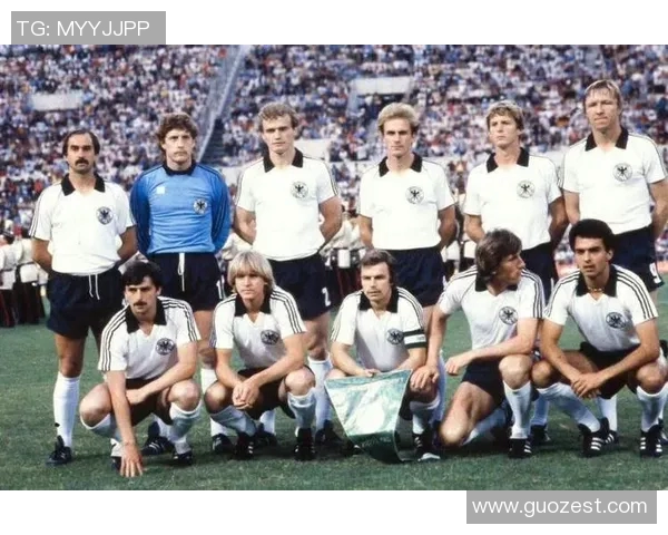 昔日球场英雄重聚同台对比展现传奇风采与时代变迁