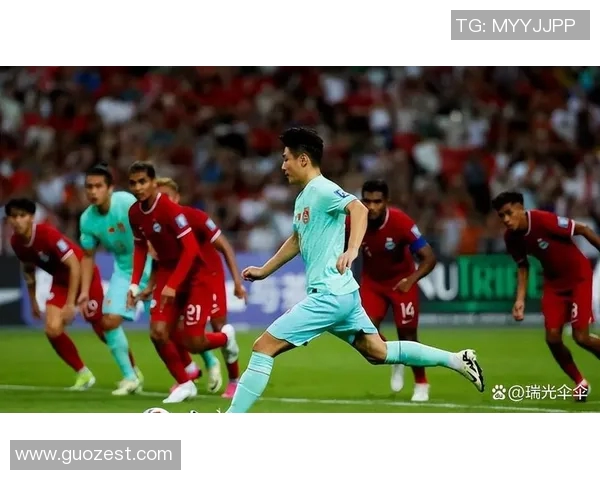 足球明星意外受伤脚部骨折赛季前景堪忧球迷心痛不已