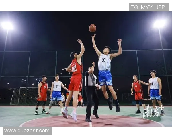 篮球明星风采展示及个人简介一览让你更了解他们的辉煌成就与魅力