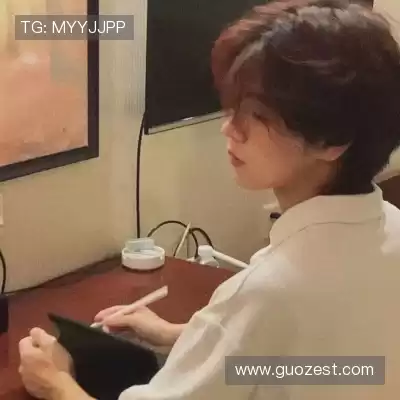 滑凤默